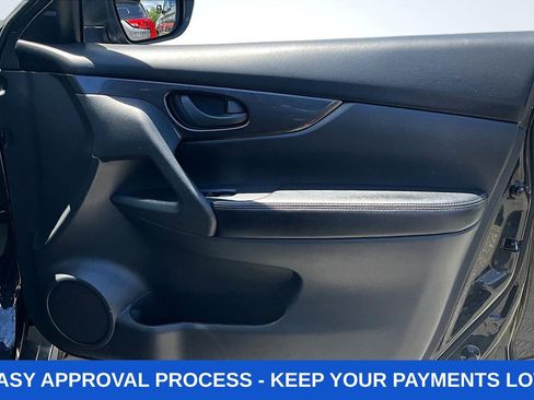 Used 2019 Nissan Rogue S AWD/4WD image 29