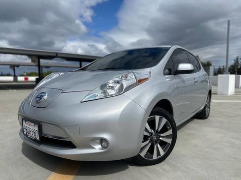 Used 2017 Nissan Leaf SV w/ Premium Package image 1