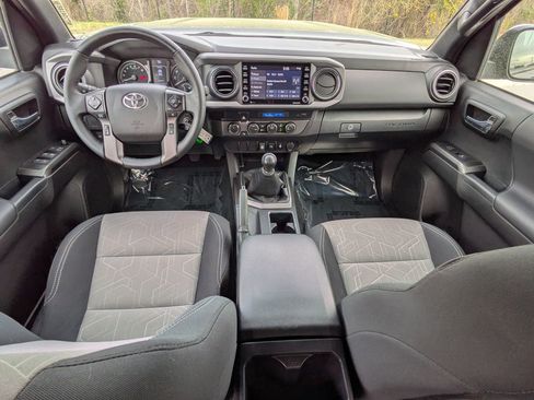 Used 2022 Toyota Tacoma TRD Off-Road image 20