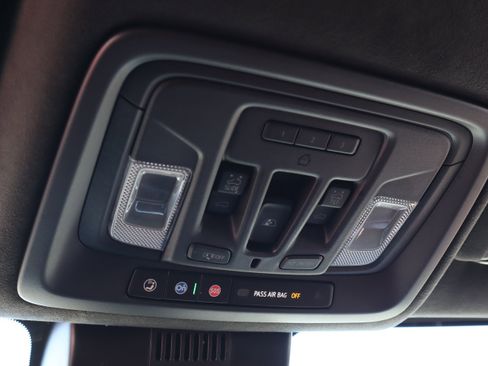 Used 2024 GMC Sierra 3500 Denali Ultimate image 27