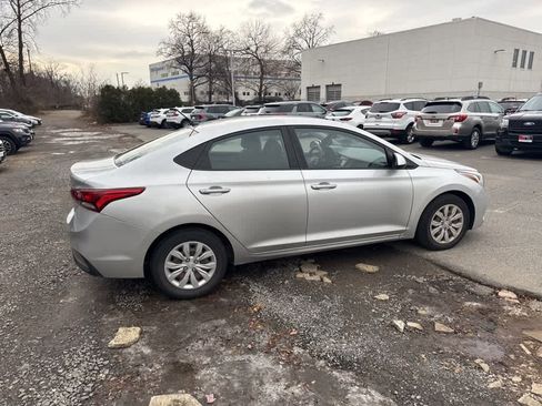 Used 2019 Hyundai Accent SE image 14