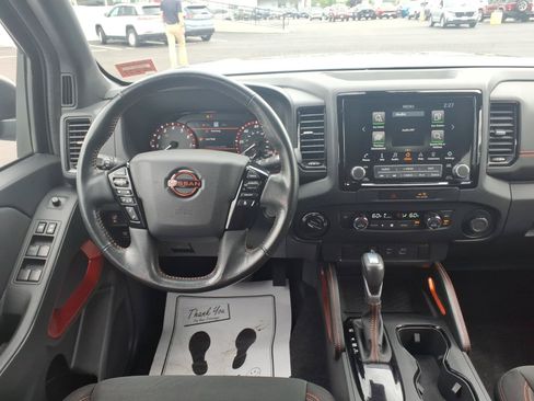 Used 2022 Nissan Frontier PRO-4X w/ Technology Package AWD/4WD image 9