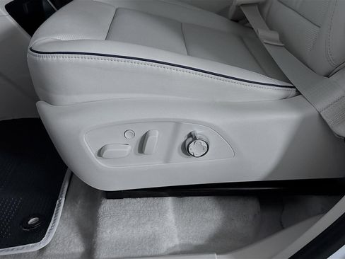 New 2026 Buick Enclave Avenir image 22