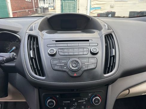 Used 2018 Ford Escape SE image 14