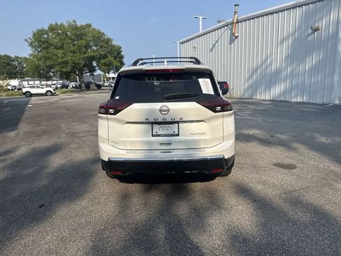 Used 2025 Nissan Rogue Platinum w/ Platinum Premium Package FWD image 6