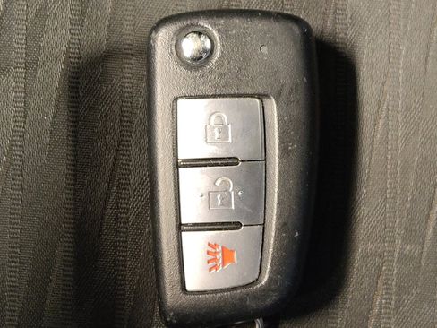 Used 2020 Nissan Rogue S FWD image 32