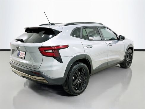 Used 2025 Chevrolet Trax ACTIV w/ Driver Confidence Package image 7