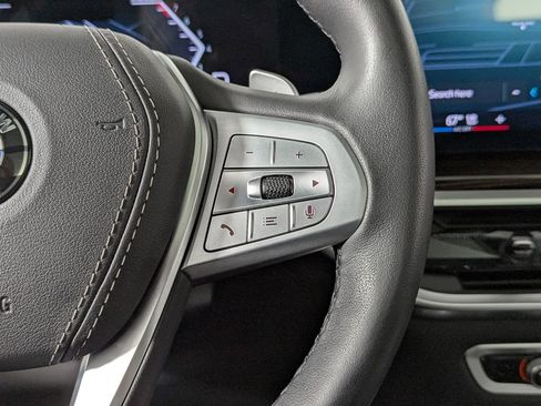 Used 2025 BMW X7 xDrive40i w/ Premium Package image 36