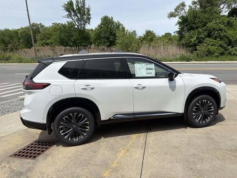 New 2026 Nissan Rogue Platinum w/ Platinum Premium Package AWD/4WD image 4