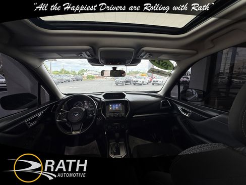 Used 2022 Subaru Forester Premium AWD/4WD image 18