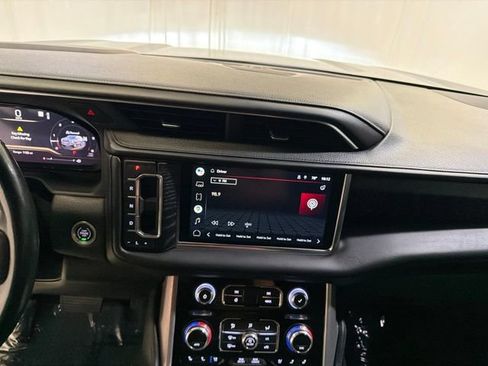 Used 2022 GMC Yukon Denali AWD/4WD image 16