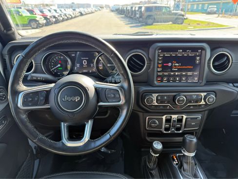 Used 2023 Jeep Wrangler Sahara w/ Cold Weather Group image 18