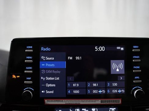 Used 2023 Toyota Sienna XLE FWD image 23