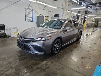 Used 2022 Toyota Camry SE w/ Cold Weather Package