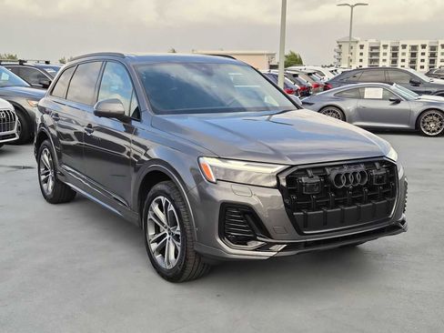 Used 2025 Audi Q7 2.0T Premium w/ Convenience Plus Package image 8