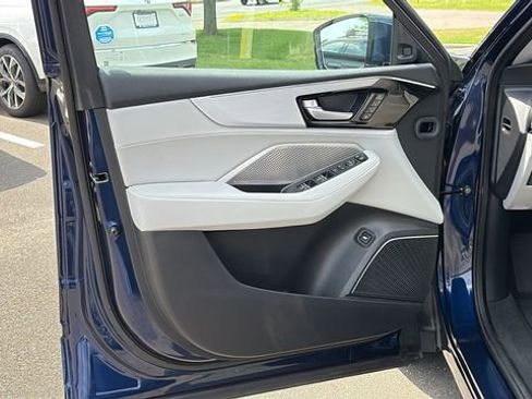 Used 2024 Acura MDX SH-AWD w/ Technology Package image 9