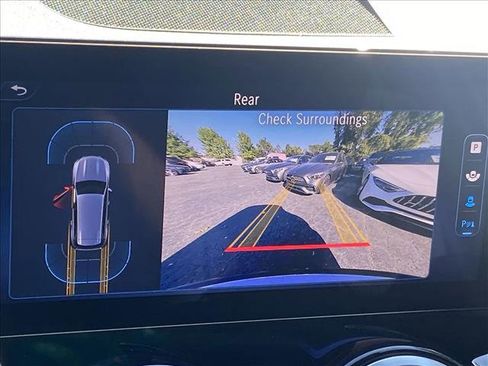 Used 2025 Mercedes-Benz GLB 250 image 12