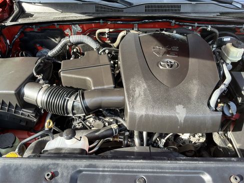 Used 2016 Toyota Tacoma TRD Sport w/ Towing Package image 33