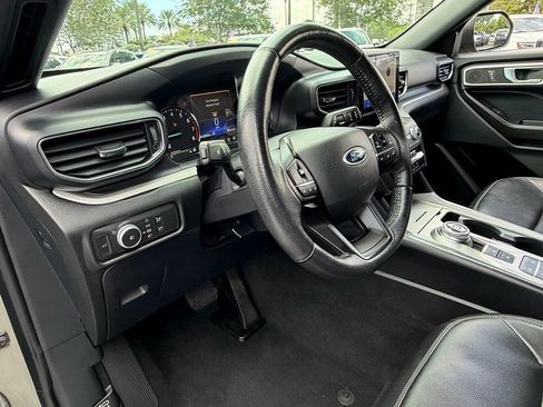 Used 2020 Ford Explorer XLT w/ Equipment Group 202A RWD image 10