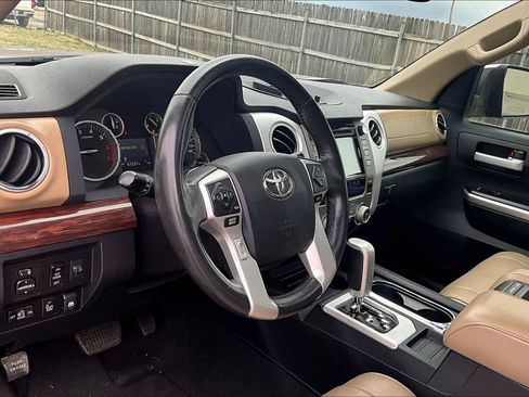 Used 2016 Toyota Tundra Limited w/ Limited Premium Package RWD image 13