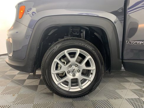 Used 2022 Jeep Renegade Latitude image 11