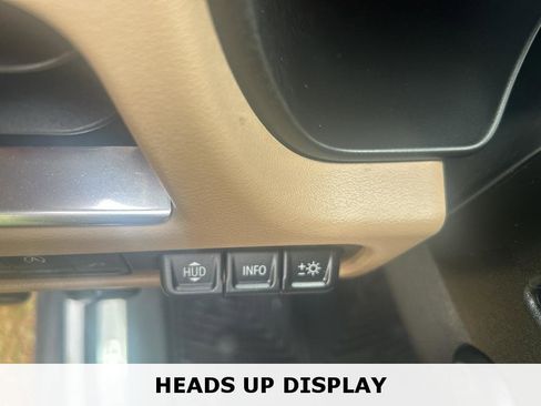 Used 2022 Chevrolet Suburban Premier image 24