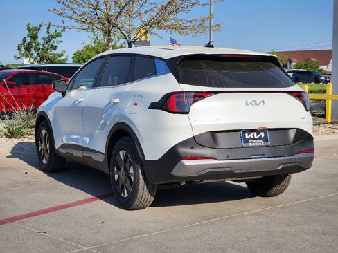 New 2026 Kia Sportage LX image 3