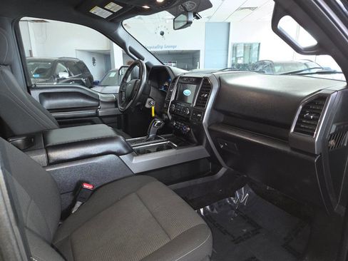 Used 2017 Ford F150 XLT w/ Equipment Group 302A Luxury image 32