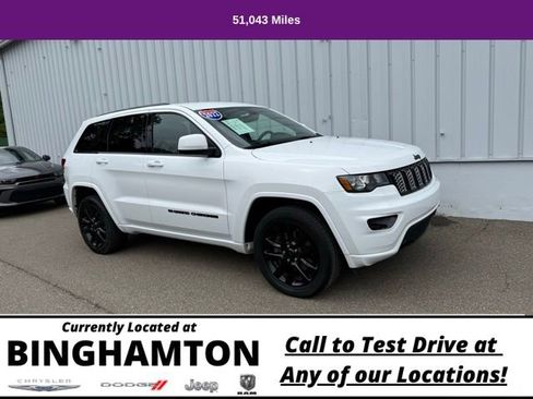Used 2022 Jeep Grand Cherokee Laredo X image 2