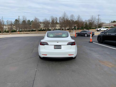 Used 2023 Tesla Model 3 Standard Range image 10