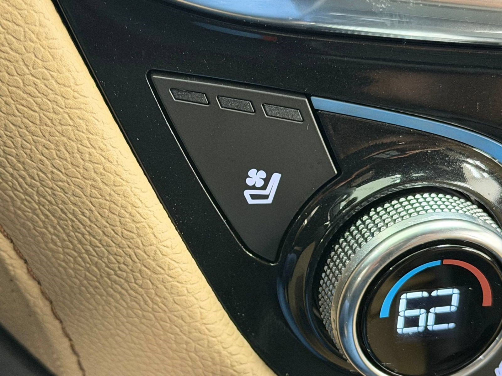 Used 2024 Chevrolet Equinox Premier AWD/4WD image 19