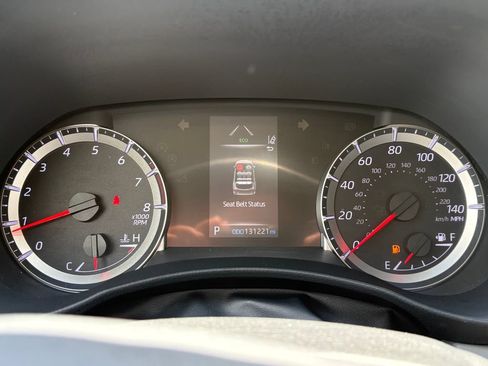 Used 2020 Toyota Highlander L AWD/4WD image 28