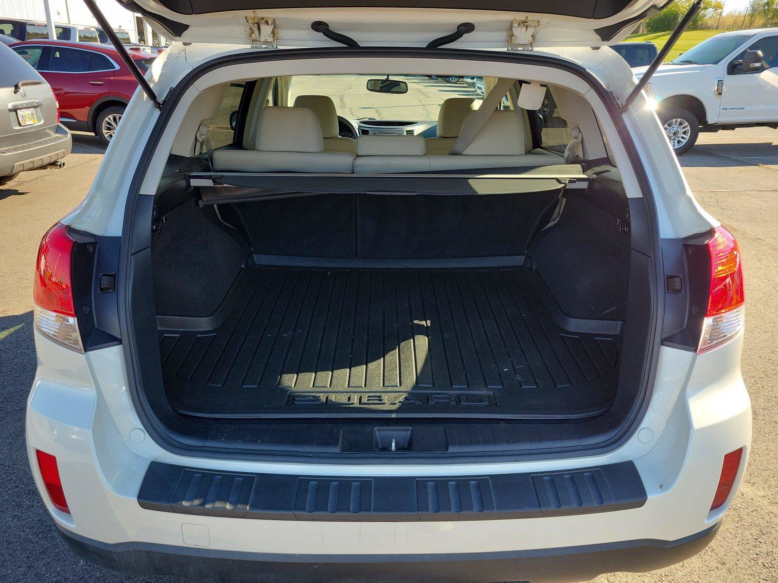 Used 2013 Subaru Outback 2.5i Limited AWD/4WD image 7