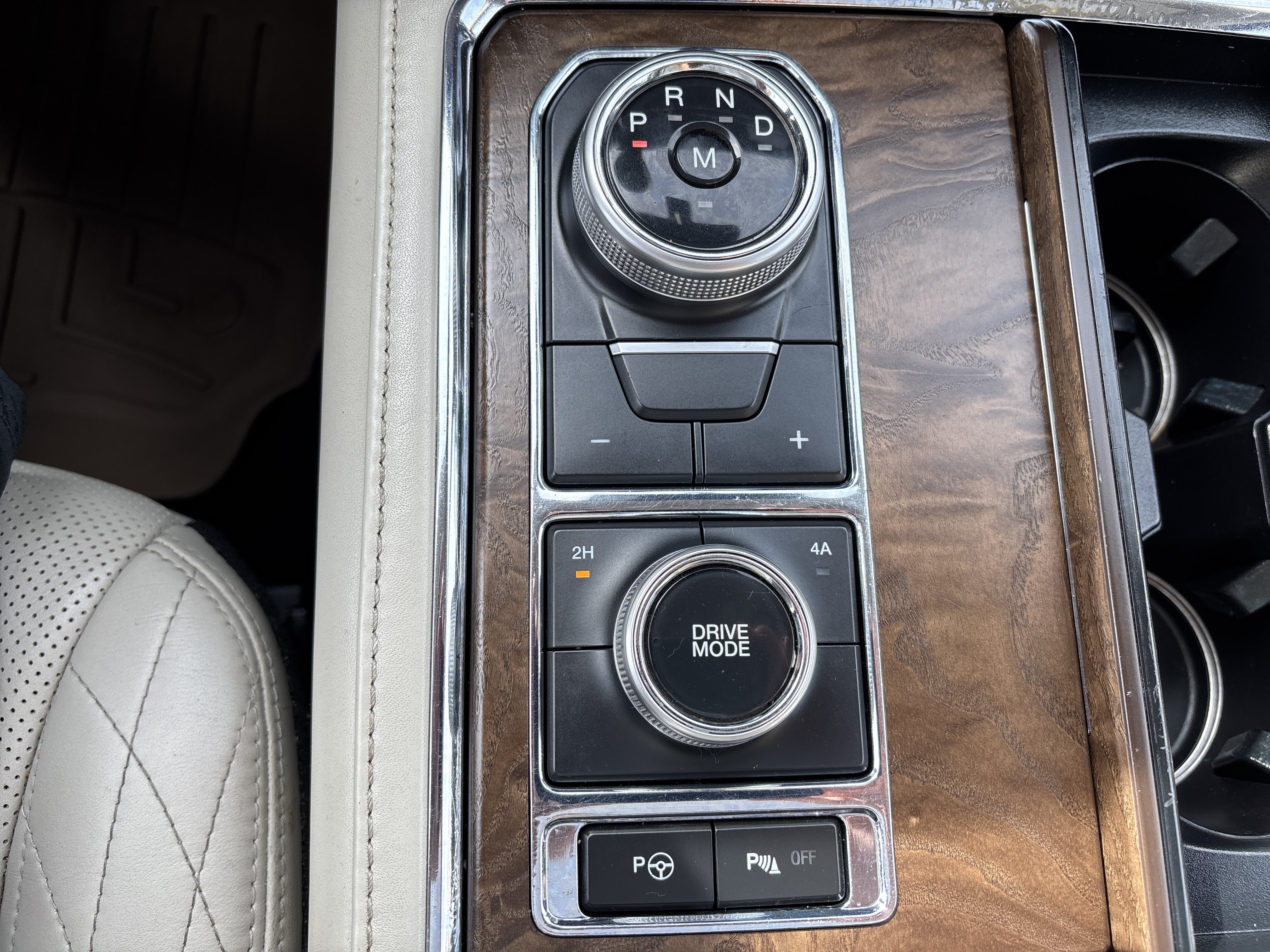 Used 2020 Ford Expedition Max Platinum AWD/4WD image 14