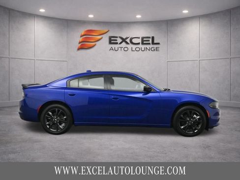 Used 2022 Dodge Charger SXT w/ Blacktop Package AWD/4WD image 10