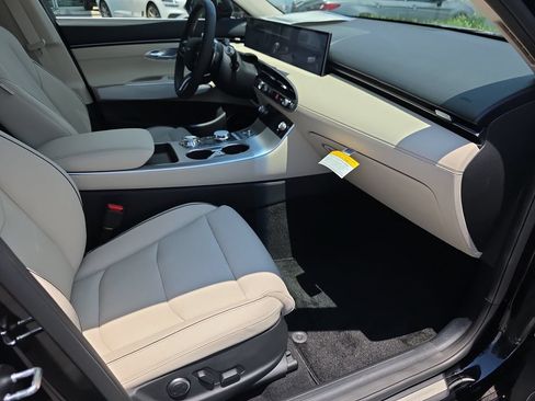 New 2026 Genesis GV70 2.5T Advanced AWD/4WD image 35