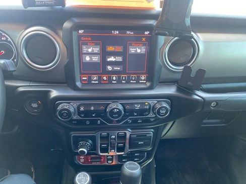 Used 2020 Jeep Gladiator Rubicon AWD/4WD image 16
