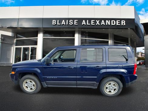 Used 2016 Jeep Patriot Sport w/ Power Value Group FWD image 7