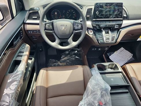 New 2026 Honda Odyssey Touring image 11