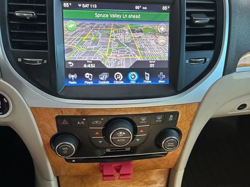 Used 2014 Chrysler 300 C RWD image 6