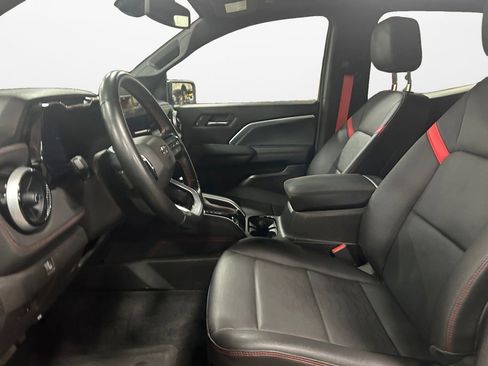 Used 2023 Chevrolet Colorado Z71 w/ Z71 Convenience Package 2 image 9