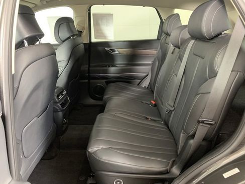 Used 2024 Genesis GV80 2.5T image 24