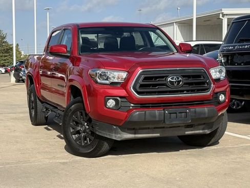 Used 2021 Toyota Tacoma SR5 RWD image 2