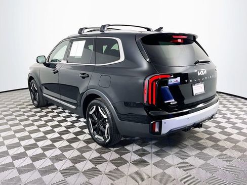 Used 2024 Kia Telluride EX w/ EX Captain's Chair Package image 6