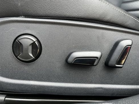 Used 2024 Volkswagen Jetta SE image 23