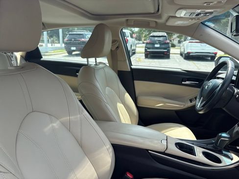 Used 2020 Toyota Avalon XLE w/ Moonroof Package FWD image 27
