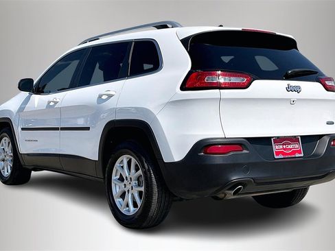 Used 2018 Jeep Cherokee Latitude Plus w/ Comfort/Convenience Group image 4