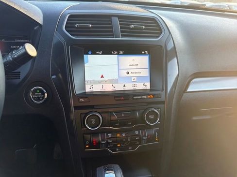 Used 2018 Ford Explorer XLT w/ Equipment Group 202A image 19