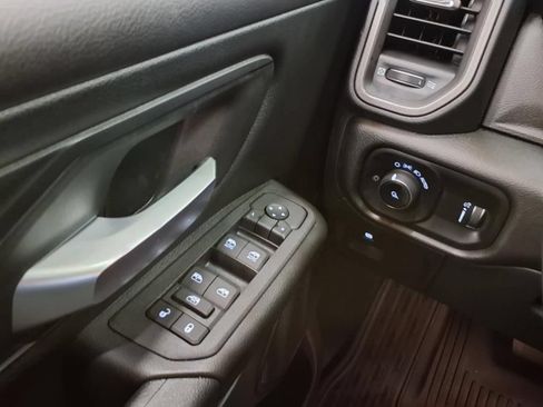 New 2025 RAM 1500 Tradesman AWD/4WD image 18