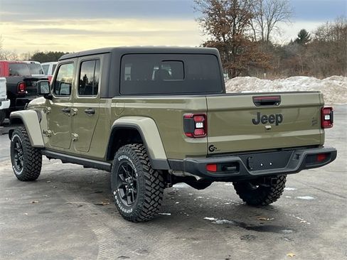 New 2026 Jeep Gladiator Willys image 10